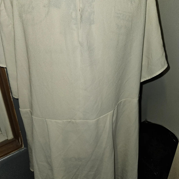 Lane Bryant Womans Short Sleeve White Blouse Size 22/24 - Picture 4 of 12